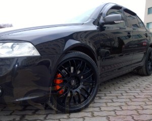 SKODA OctaviaRS - FOLIATEC Caliper Painting SKODA OctaviaRS - FOLIATEC Caliper Painting